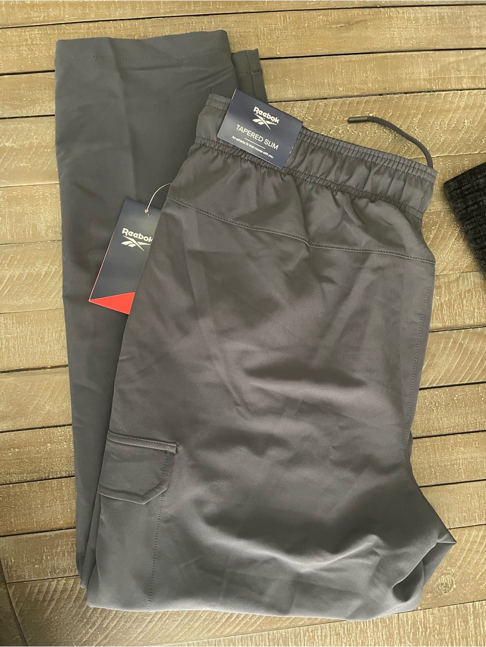Reebok Men's Ebony  Cargo Tapered Pants